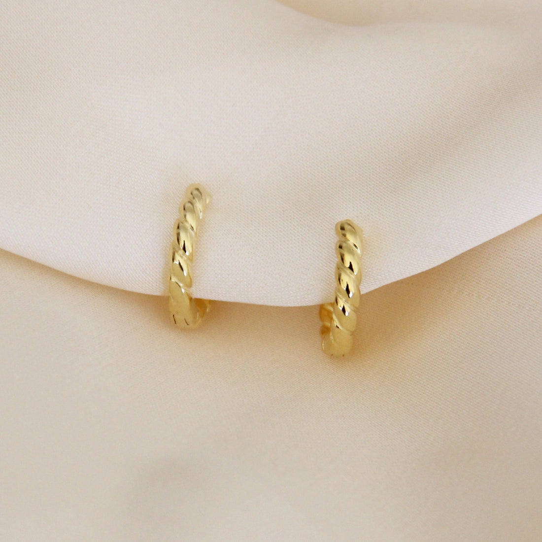 Mini Twist Hoops