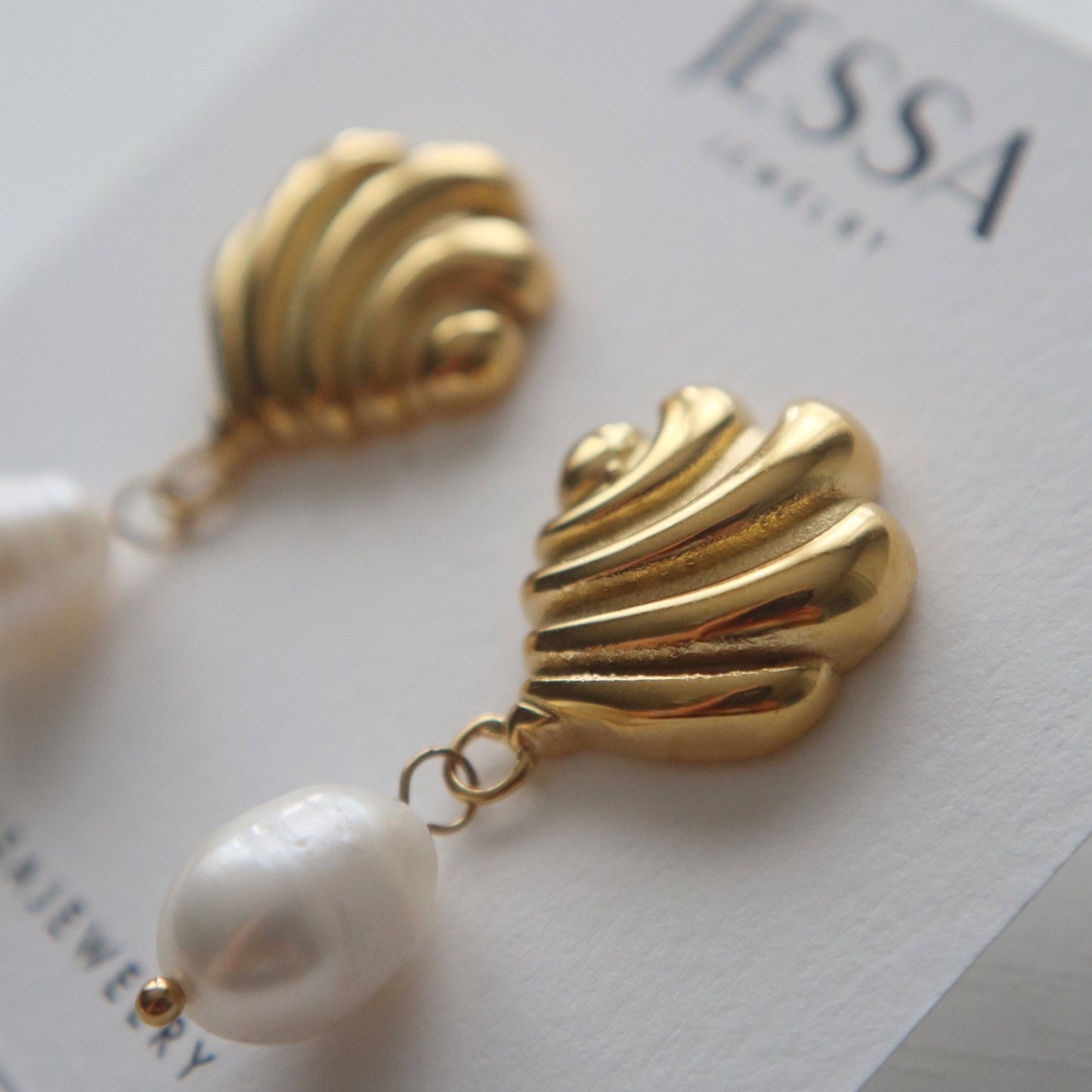 She Saw Seashell Pearl Earrings By The Sea Shore